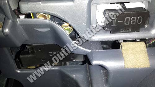 Toyota Avensis 2 OBD2 DLC