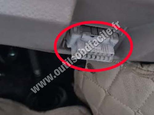 Toyota Camry - OBD II socket