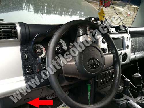 Toyota FJ Cruiser - Steering wheel