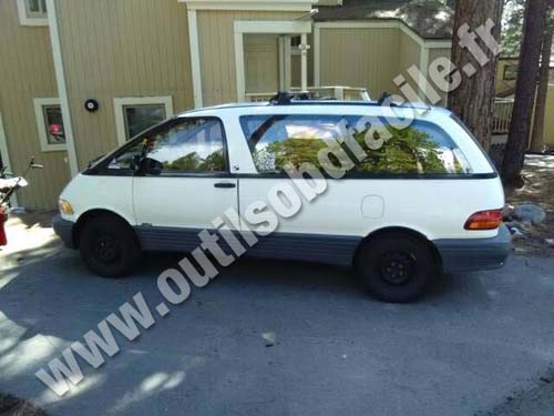 Toyota Previa - Vehicle