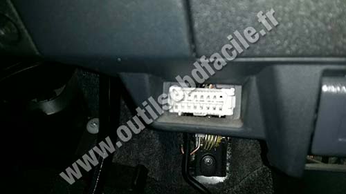 Toyota Wish OBD2 port