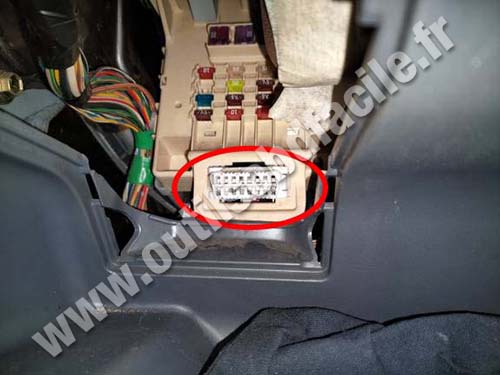 Toyota Yaris - OBD connector