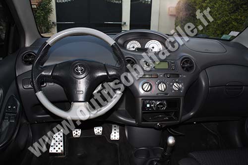 Toyota Yaris dashboard