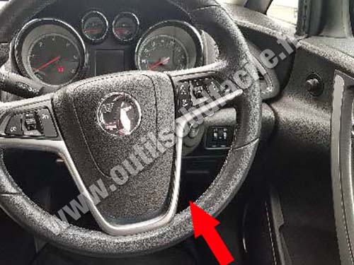 Vauxhall Astra J - Steering wheel