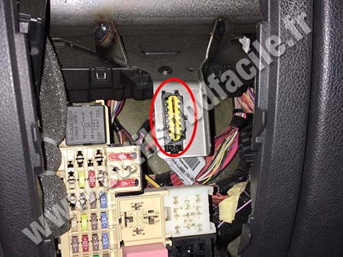 Opel Movano - OBD port