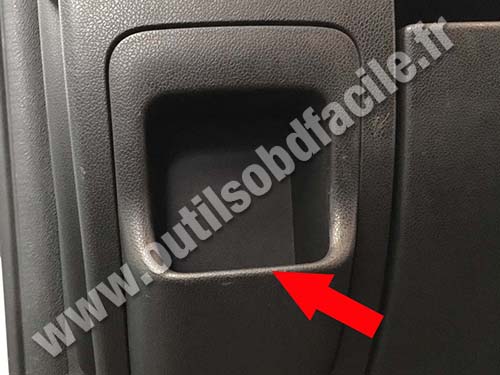 Opel Movano - Storage compartment