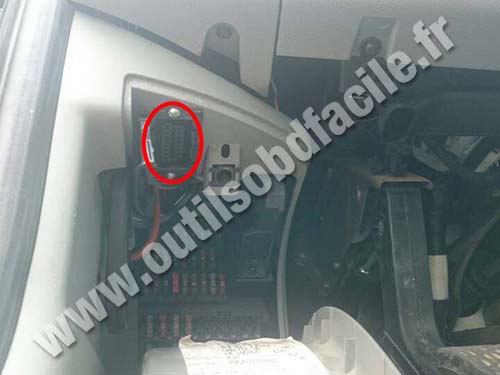 Volkswagen Crafter - OBD plug