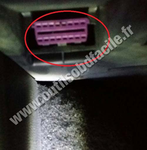 Volkswagen Golf  V OBD2 socket