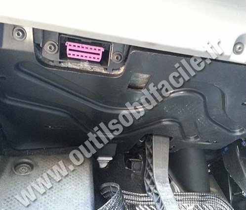 Volkswagen New Beetle OBD plug