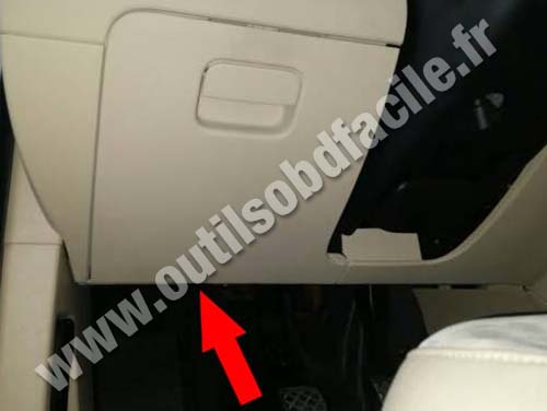 Volkswagen Passat B7 - Pedals