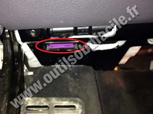 Volkswagen Phaeton OBD socket