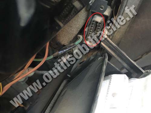 Volkswagen Polo - OBD 2 connector