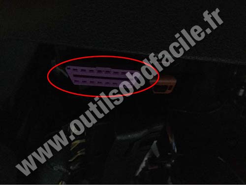 Volkswagen Polo - OBD socket