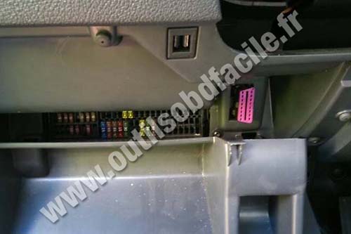 Volkswagen Touran 2 OBD2 port