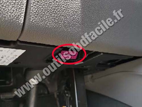 Volkswagen Transporter T6 - OBD port