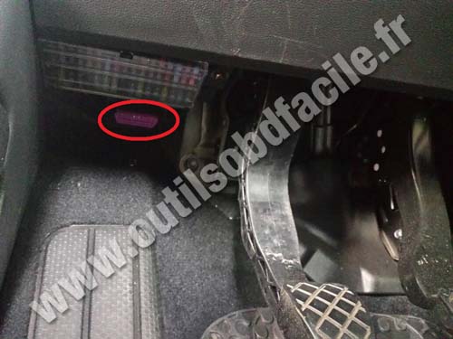 Volkswagen Up OBD II port