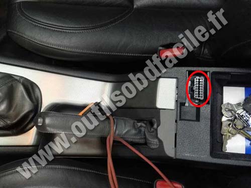 Volvo C70 - OBD port