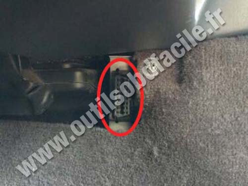 Volvo S40/V40 - OBD socket