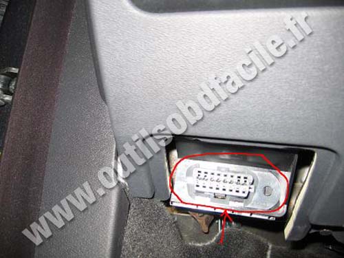 Volvo V70 OBD plug