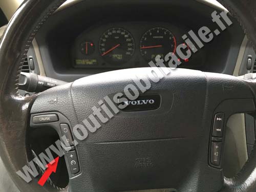 Volvo XC70 - Steering wheel