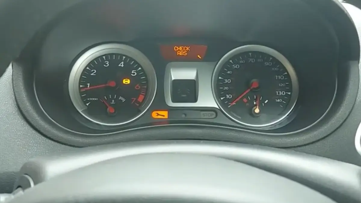 leuchtende ABS-Kontrollleuchte Renault Armaturenbrett